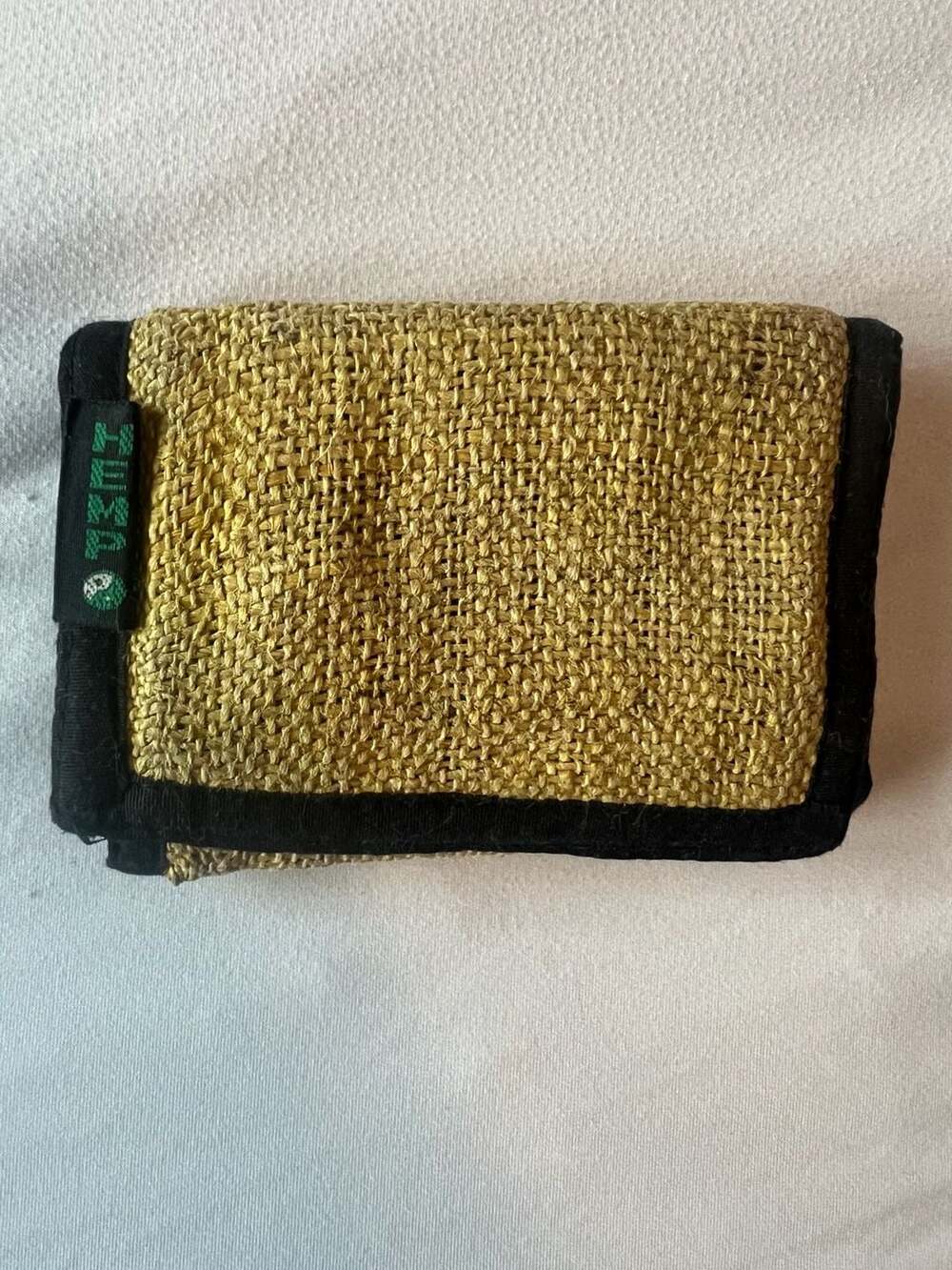 Hemp Tri-Fold Wallet with Zipper Pockets and Earth-Tone Pattern